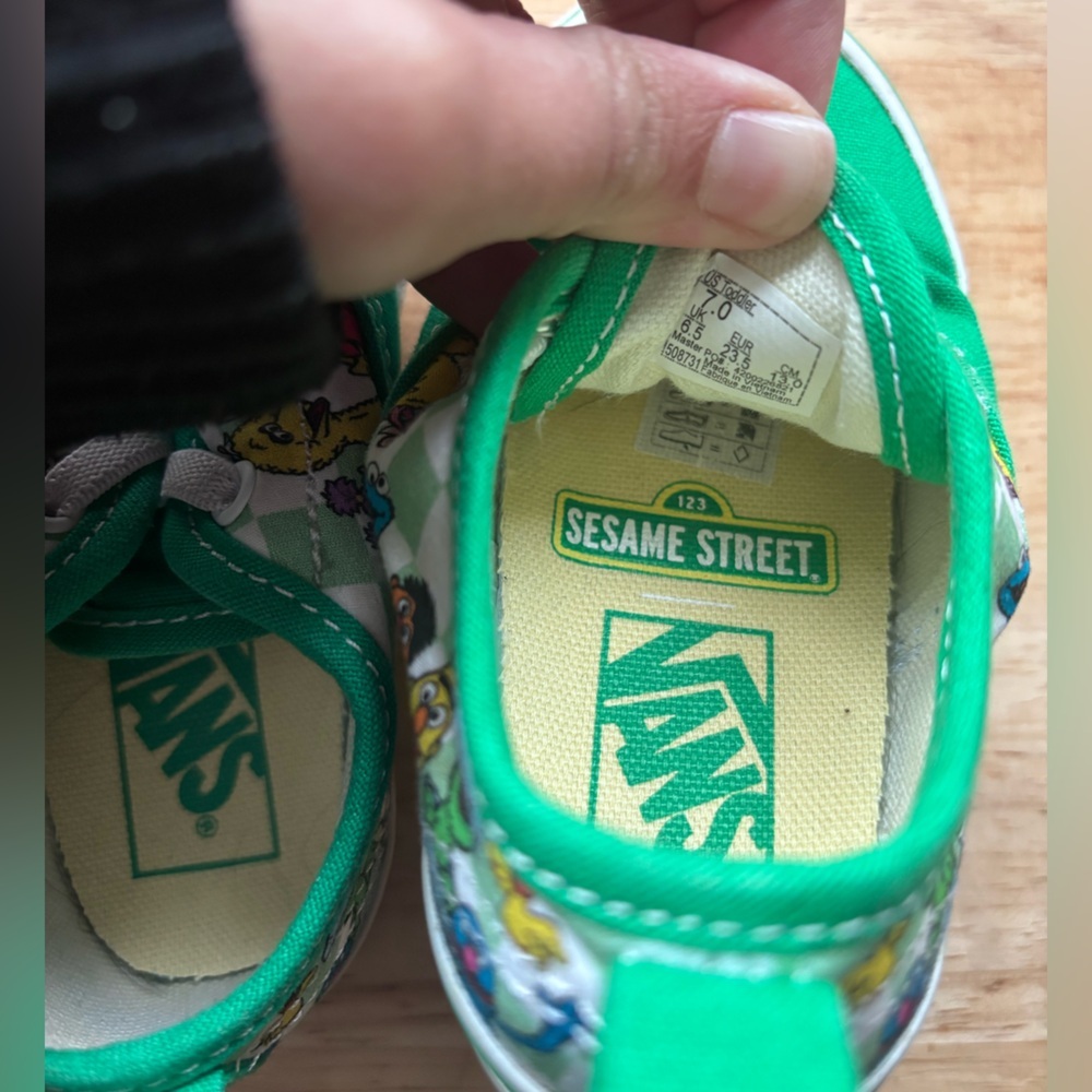 Sesame Street x Vans Sneakers (toddler 7) sold out collab - Picture 5 of 6